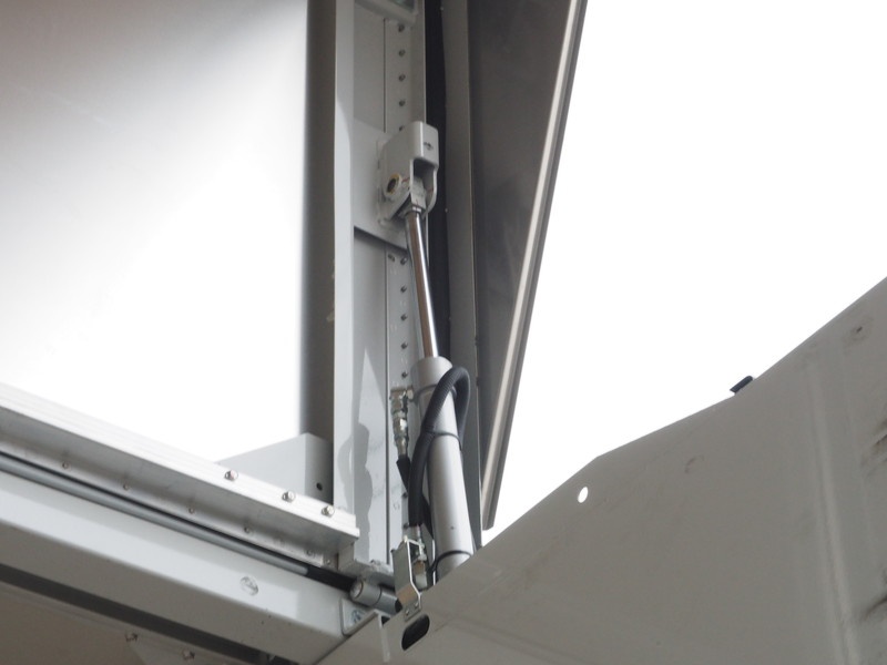 いすゞ フォワード ウイング車 中増t QPG-FTR34T2 年式 H27[写真18]