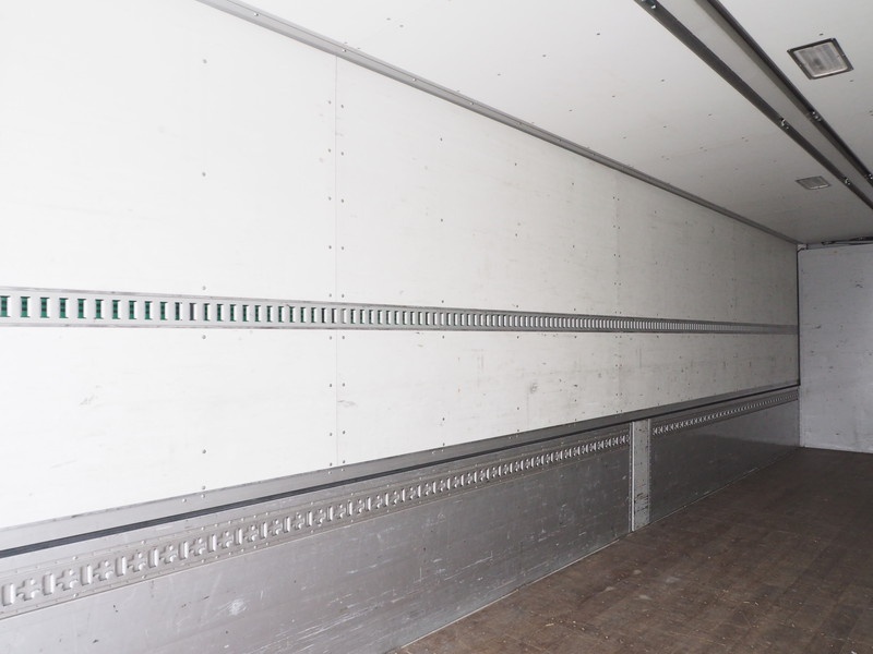 UDトラックス クオン ウイング車 大型 PKG-CG4ZA 年式 H22[写真38]