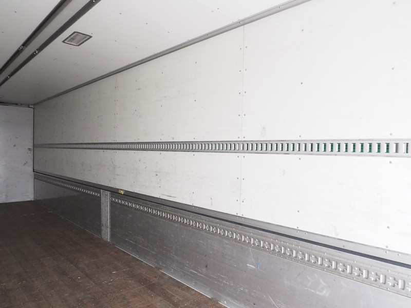 UDトラックス クオン ウイング車 大型 PKG-CG4ZA 年式 H22[写真37]