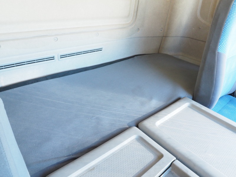 UDトラックス クオン ウイング車 大型 PKG-CG4ZA 年式 H22[写真45]