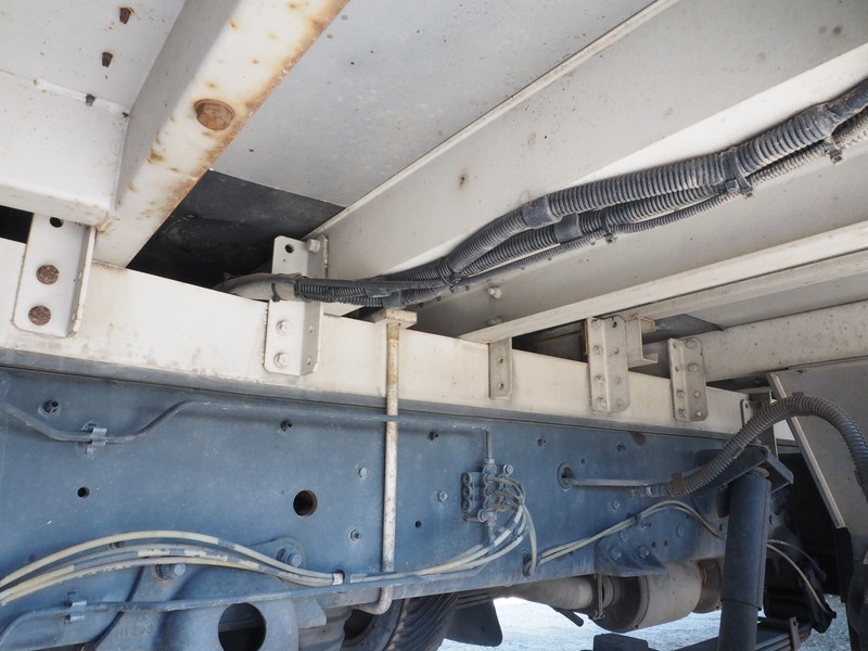 UDトラックス クオン ウイング車 大型 PKG-CG4ZA 年式 H22[写真49]