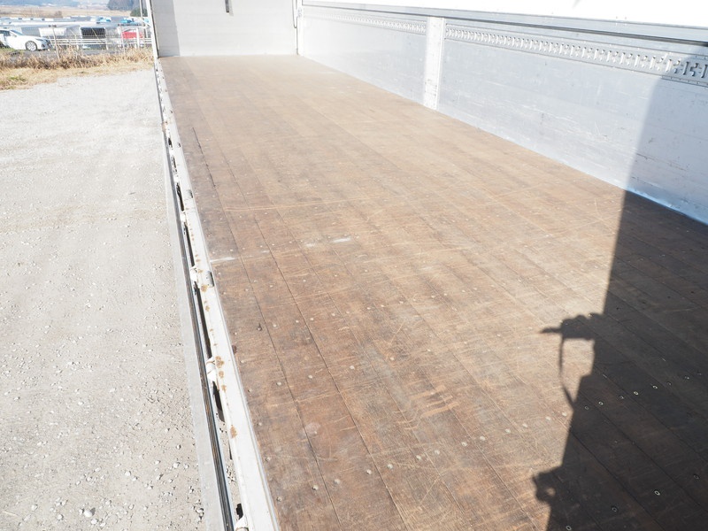 UDトラックス クオン ウイング車 大型 PKG-CG4ZA 年式 H22[写真16]