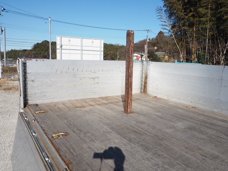 いすゞ ギガ 平ボディ 大型 PKG-CYJ77W8 年式 H20[写真14]