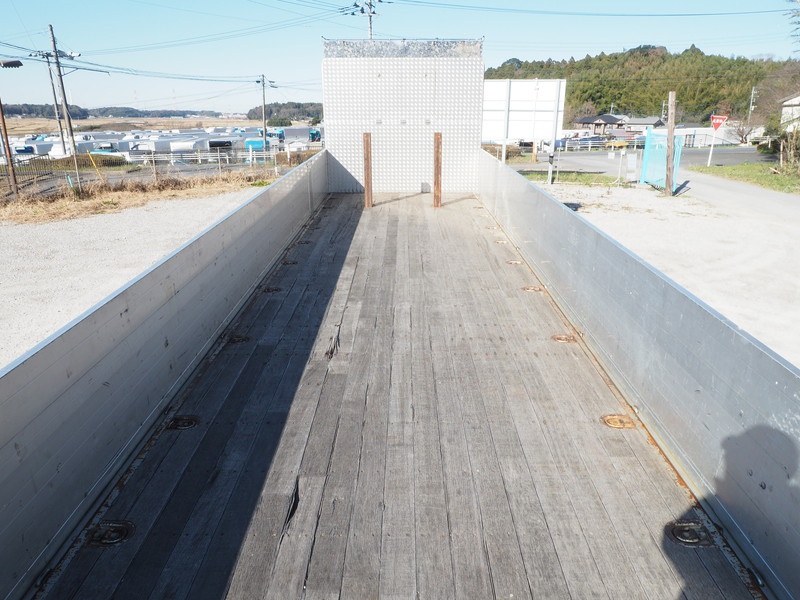 いすゞ ギガ 平ボディ 大型 PKG-CYJ77W8 年式 H20[写真22]