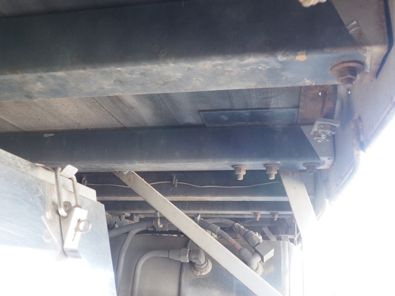 いすゞ ギガ 平ボディ 大型 PKG-CYJ77W8 年式 H20[写真40]