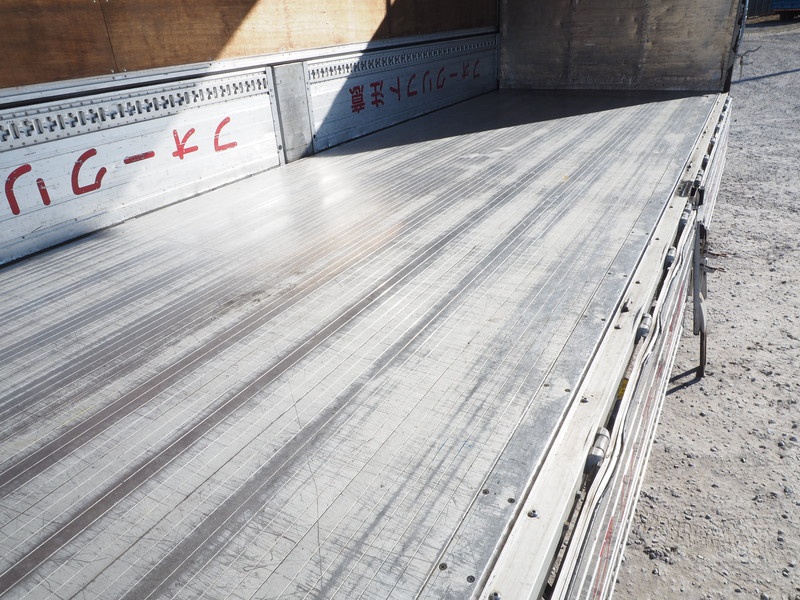 いすゞ フォワード ウイング車 中型 KK-FRR34P4 年式 H16[写真15]