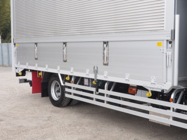 いすゞ フォワード ウイング車 中増t QPG-FTR34T2 年式 H27 [写真10]