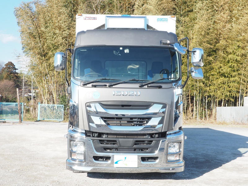 いすゞ ギガ ウイング車 大型 QKG-CYJ77B 年式 H28[写真03]