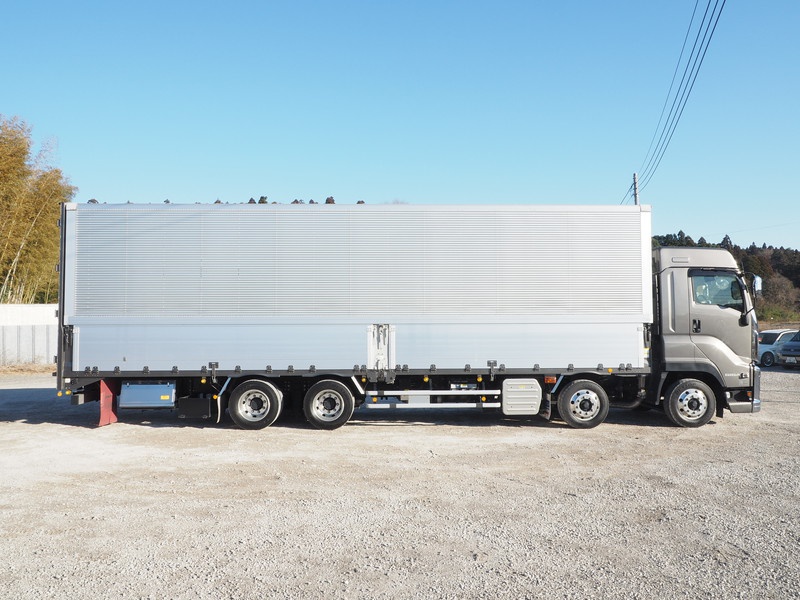 いすゞ ギガ ウイング車 大型 QKG-CYJ77B 年式 H28[写真10]