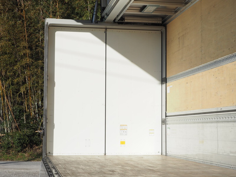 いすゞ ギガ ウイング車 大型 QKG-CYJ77B 年式 H28[写真13]