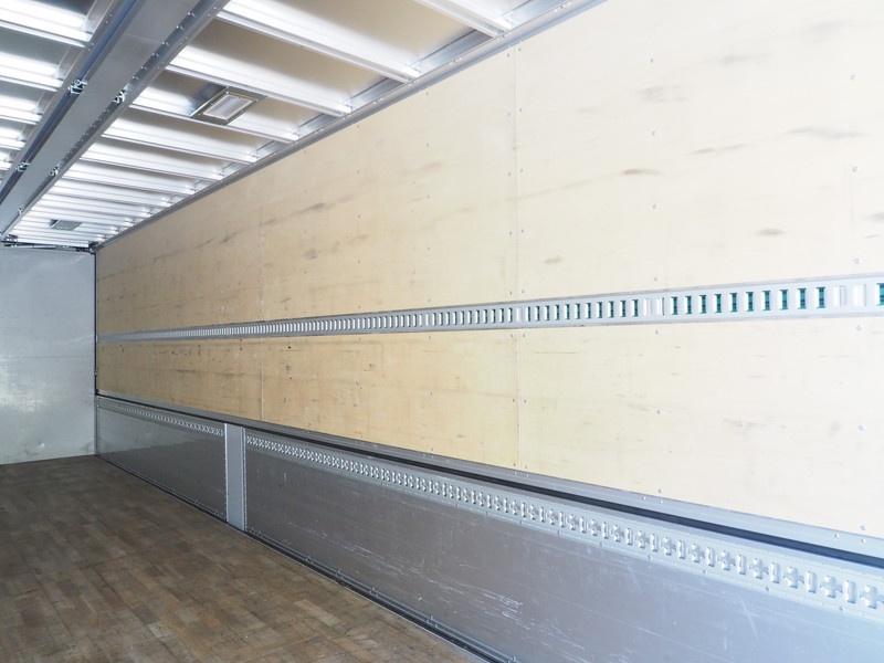 いすゞ ギガ ウイング車 大型 QKG-CYJ77B 年式 H28[写真30]