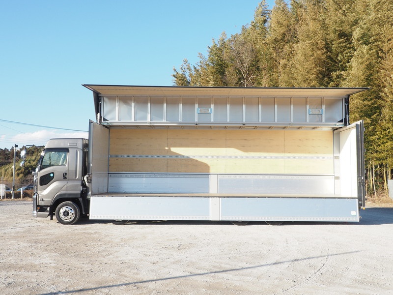 いすゞ ギガ ウイング車 大型 QKG-CYJ77B 年式 H28[写真22]