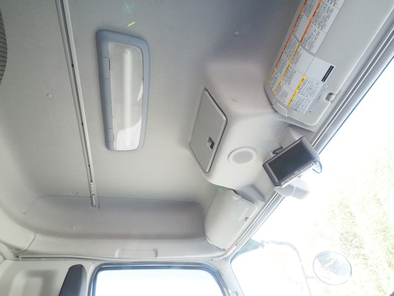 いすゞ ギガ ウイング車 大型 QKG-CYJ77B 年式 H28[写真44]