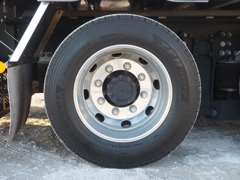 いすゞ ギガ ウイング車 大型 QKG-CYJ77B 年式 H28[写真60]