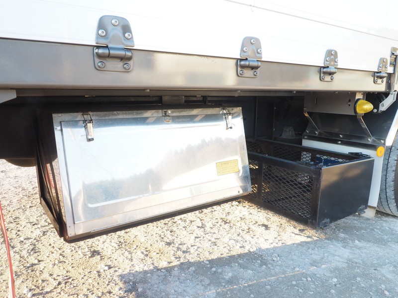 いすゞ ギガ ウイング車 大型 QKG-CYJ77B 年式 H28[写真51]