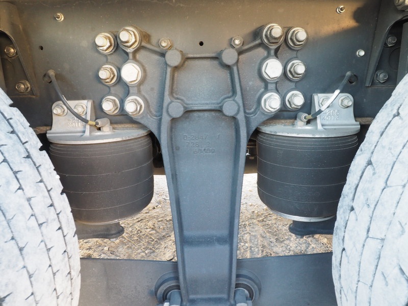 いすゞ ギガ ウイング車 大型 QKG-CYJ77B 年式 H28[写真57]