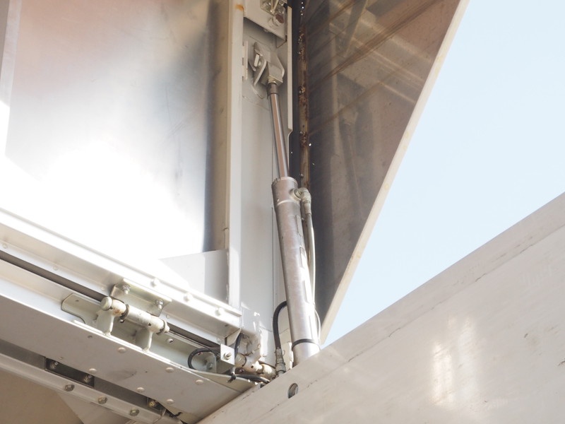 三菱ふそう ファイター ウイング車 中型 PDG-FK64F 年式 H20[写真19]