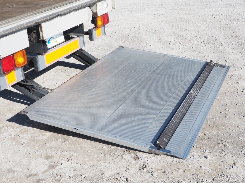 三菱ふそう ファイター ウイング車 中型 PDG-FK64F 年式 H20[写真28]