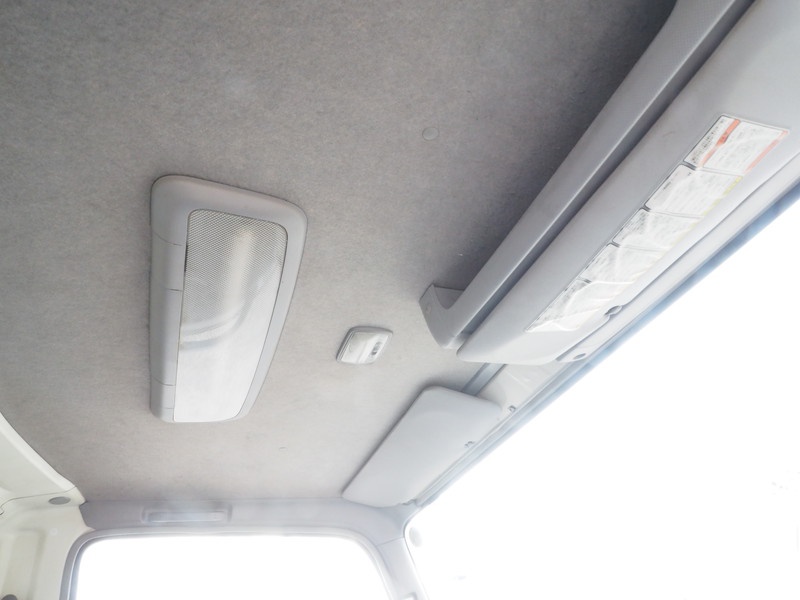 いすゞ エルフ バン車 小型 BKG-NPR85AN 年式 H21[写真28]