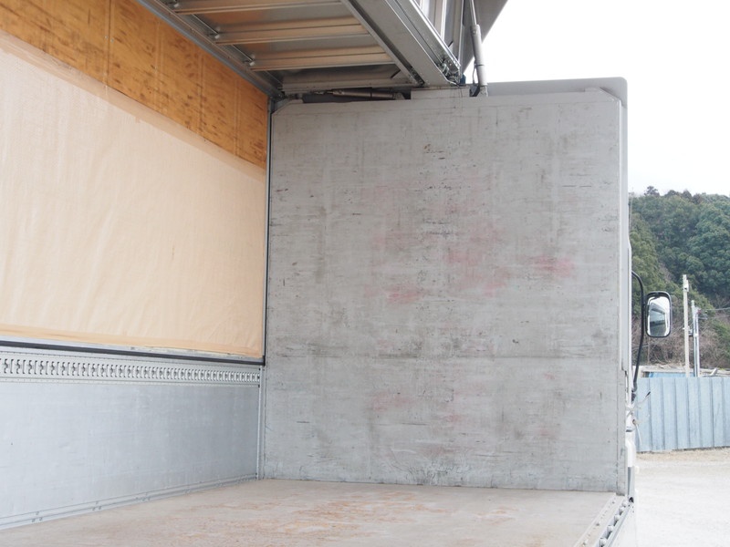 いすゞ ギガ ウイング車 大型 PDG-CYJ77W8 年式 H22[写真14]