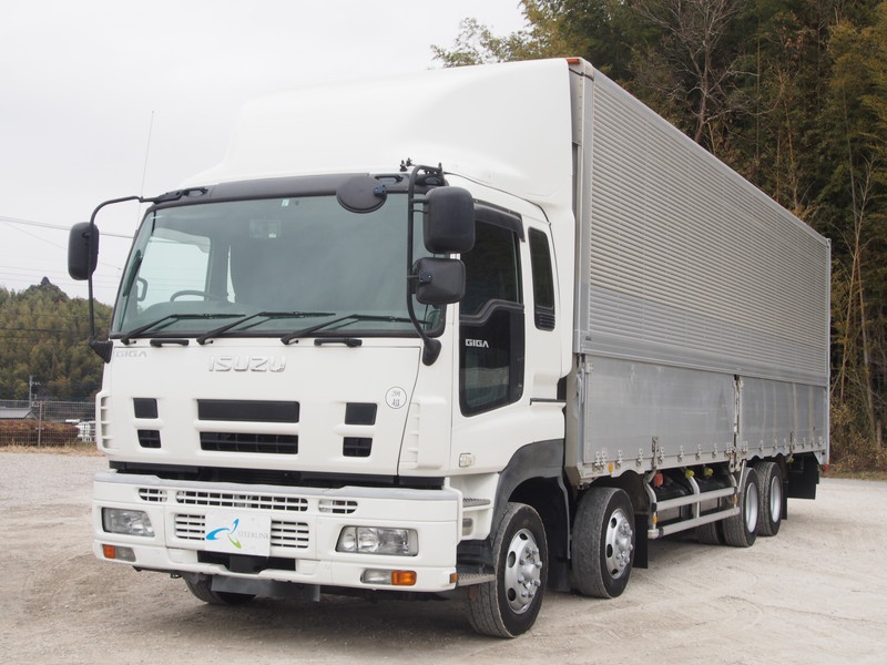 いすゞ ギガ ウイング車 大型 PDG-CYJ77W8 年式 H22[写真01]