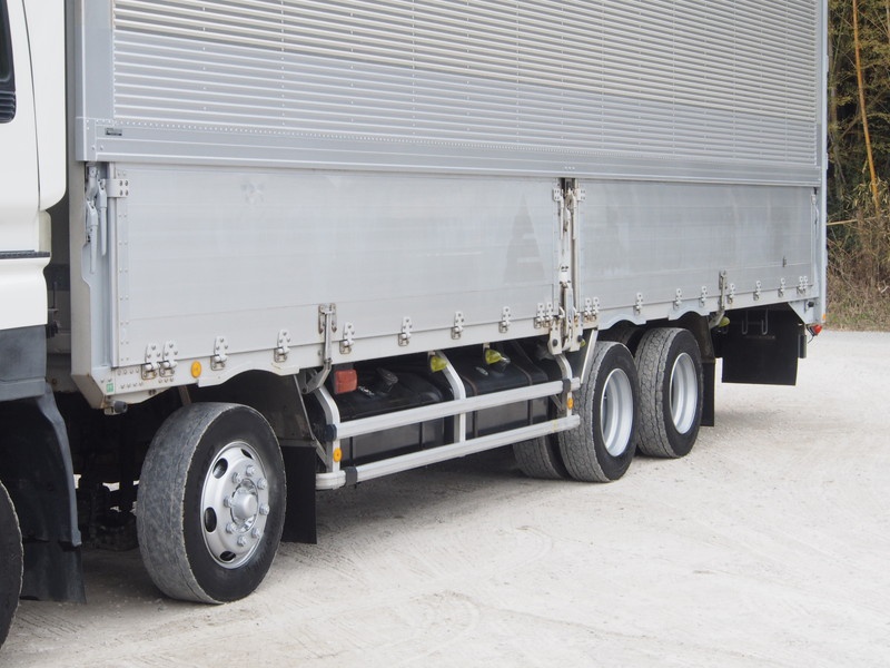 いすゞ ギガ ウイング車 大型 PDG-CYJ77W8 年式 H22[写真21]