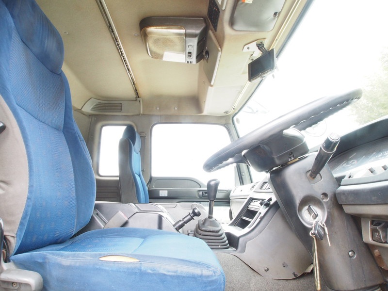 いすゞ ギガ ウイング車 大型 PDG-CYJ77W8 年式 H22[写真34]