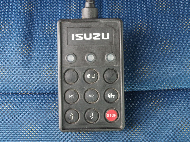 いすゞ ギガ ウイング車 大型 PDG-CYJ77W8 年式 H22[写真39]