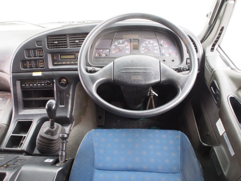 いすゞ ギガ ウイング車 大型 PDG-CYJ77W8 年式 H22[写真35]