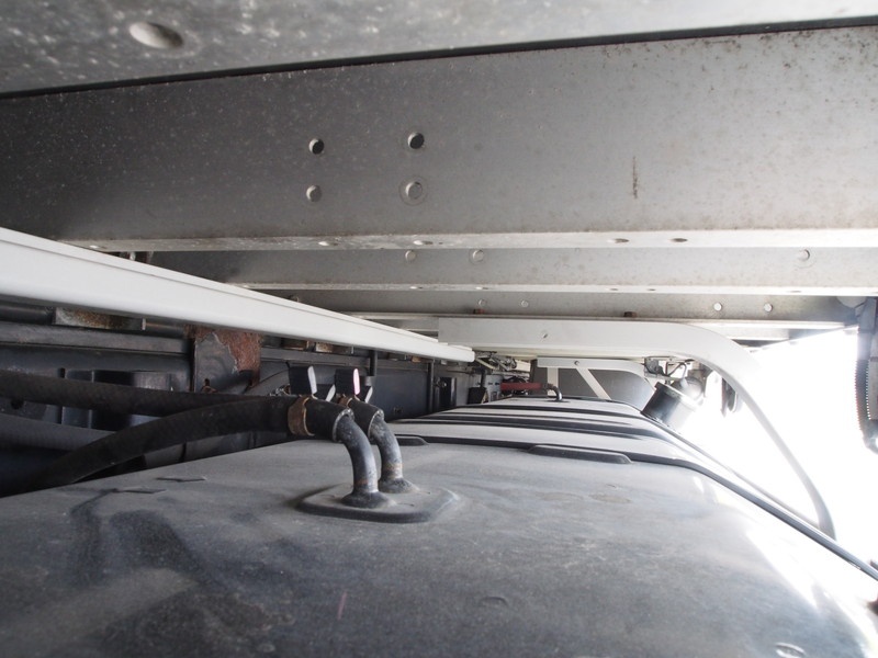 いすゞ ギガ ウイング車 大型 PDG-CYJ77W8 年式 H22[写真43]