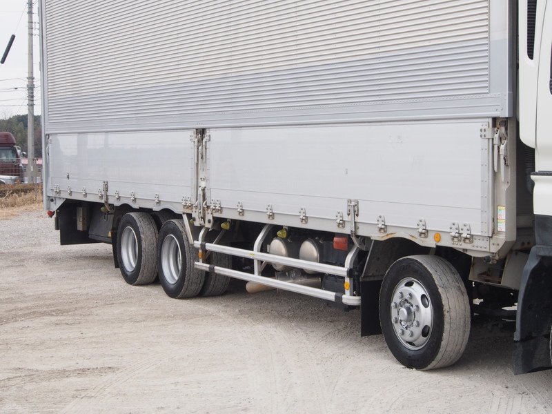 いすゞ ギガ ウイング車 大型 PDG-CYJ77W8 年式 H22[写真10]