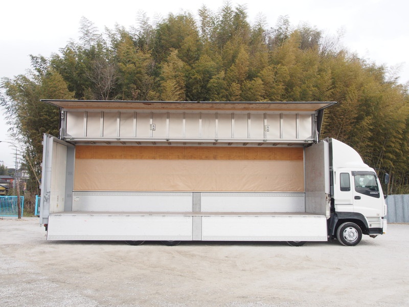 いすゞ ギガ ウイング車 大型 PDG-CYJ77W8 年式 H22[写真11]