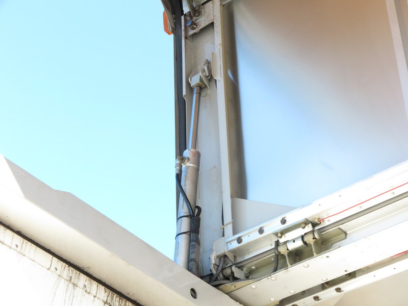 三菱ふそう ファイター ウイング車 中型 PA-FK64F 年式 H18[写真17]