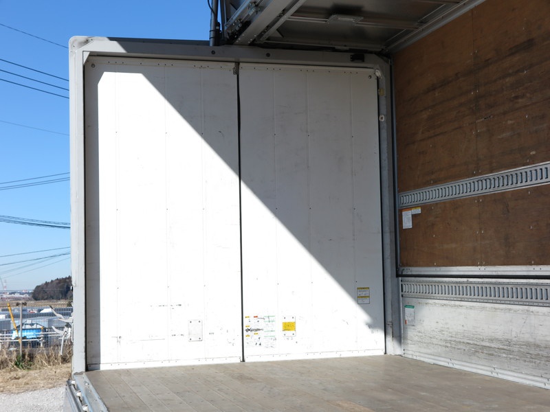 いすゞ フォワード ウイング車 中型 PKG-FRR90S2 年式 H22[写真13]