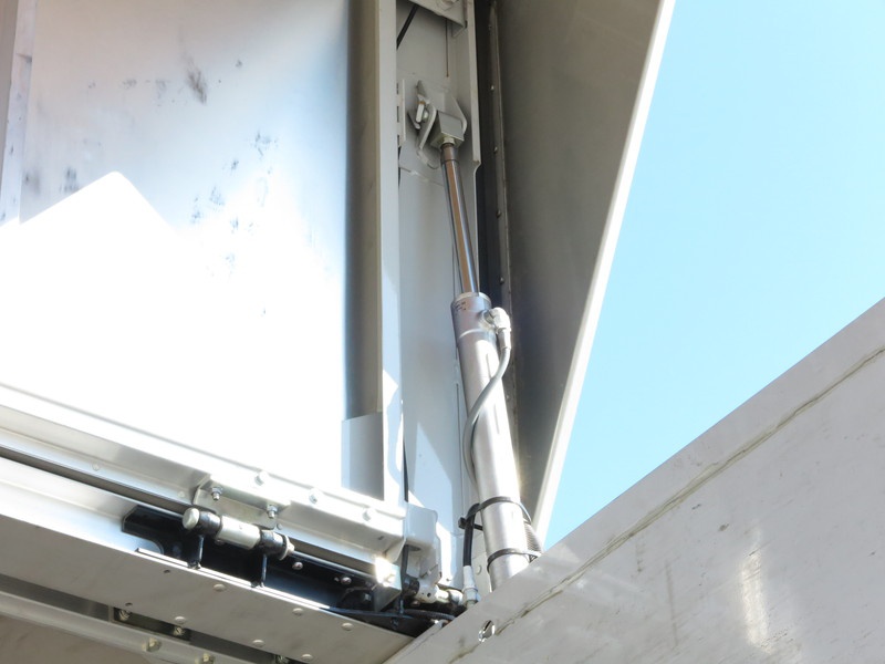 いすゞ フォワード ウイング車 中型 PKG-FRR90S2 年式 H22[写真18]