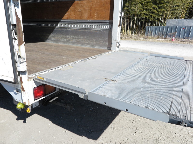 いすゞ フォワード ウイング車 中型 PKG-FRR90S2 年式 H22[写真29]