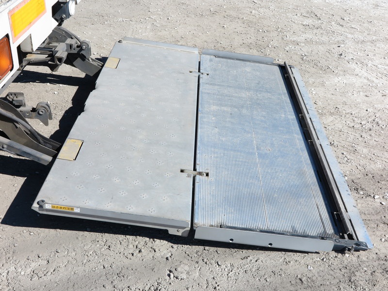 いすゞ フォワード ウイング車 中型 PKG-FRR90S2 年式 H22[写真28]