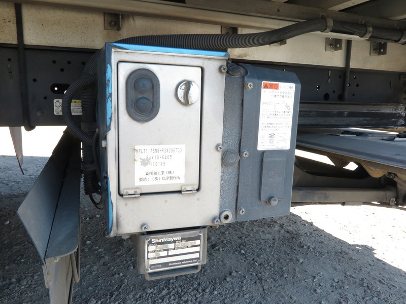 いすゞ フォワード ウイング車 中型 PKG-FRR90S2 年式 H22[写真30]