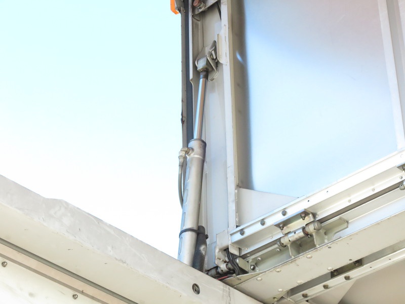 いすゞ フォワード ウイング車 中型 PA-FRD34L4 年式 H18[写真17]