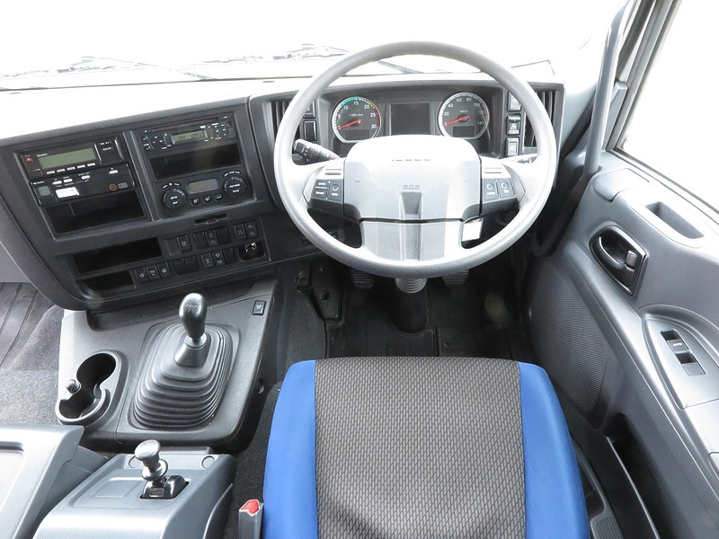 いすゞ ギガ ウイング車 大型 QKG-CYJ77B 年式 H28[写真48]