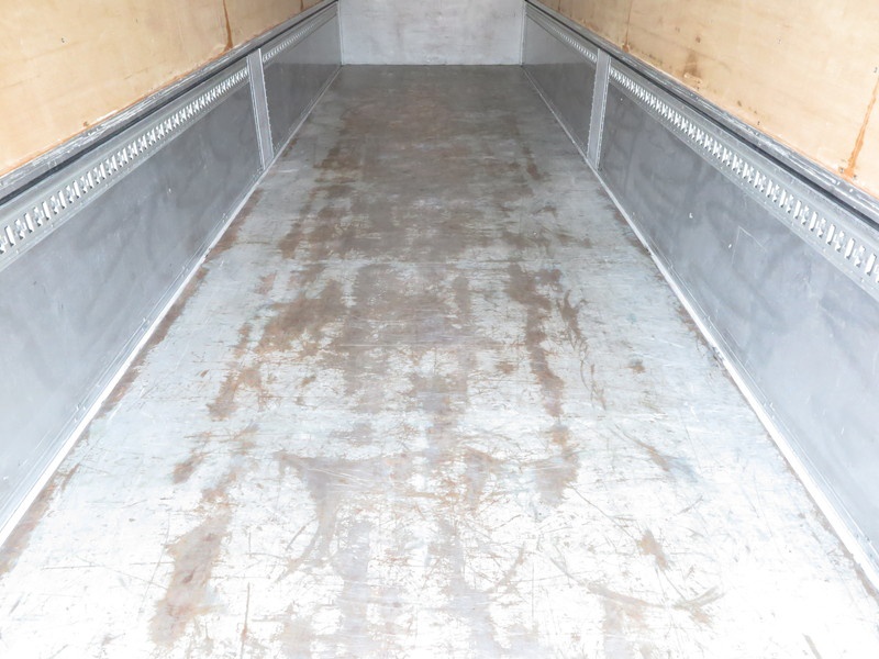 いすゞ ギガ ウイング車 大型 PDG-CYJ77W8 年式 H22[写真29]