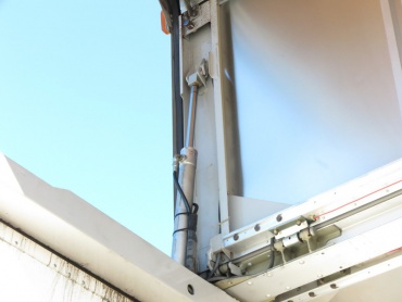 三菱ふそう ファイター ウイング車 中型 PA-FK64F 年式 H18 [写真17]