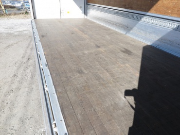 いすゞ フォワード ウイング車 中型 PKG-FRR90S2 年式 H22 [写真16]