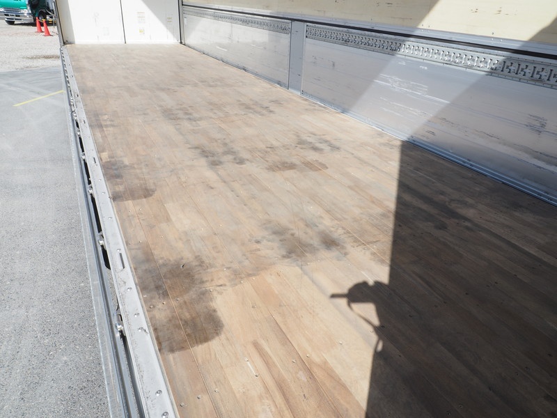 いすゞ ギガ ウイング車 大型 QKG-CYJ77B 年式 H28[写真16]