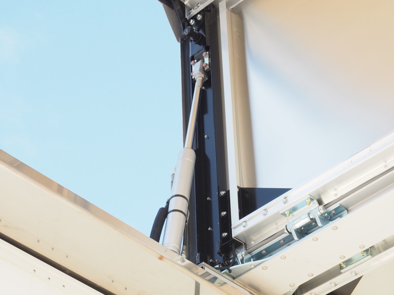 いすゞ ギガ ウイング車 大型 QKG-CYJ77B 年式 H28[写真25]