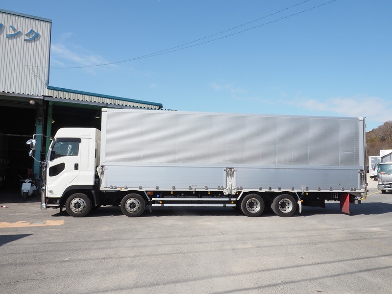 いすゞ ギガ ウイング車 大型 QKG-CYJ77B 年式 H28[写真19]