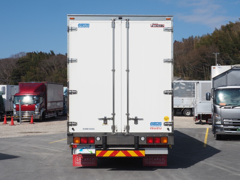 いすゞ ギガ ウイング車 大型 QKG-CYJ77B 年式 H28[写真06]