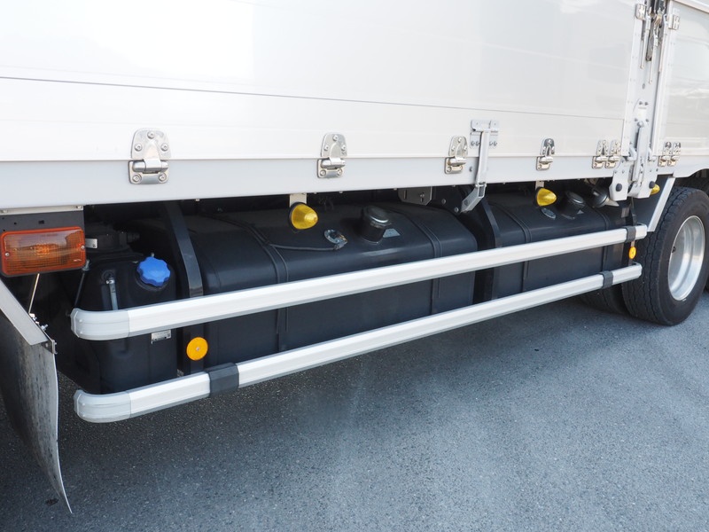 いすゞ ギガ ウイング車 大型 QKG-CYJ77B 年式 H28[写真39]