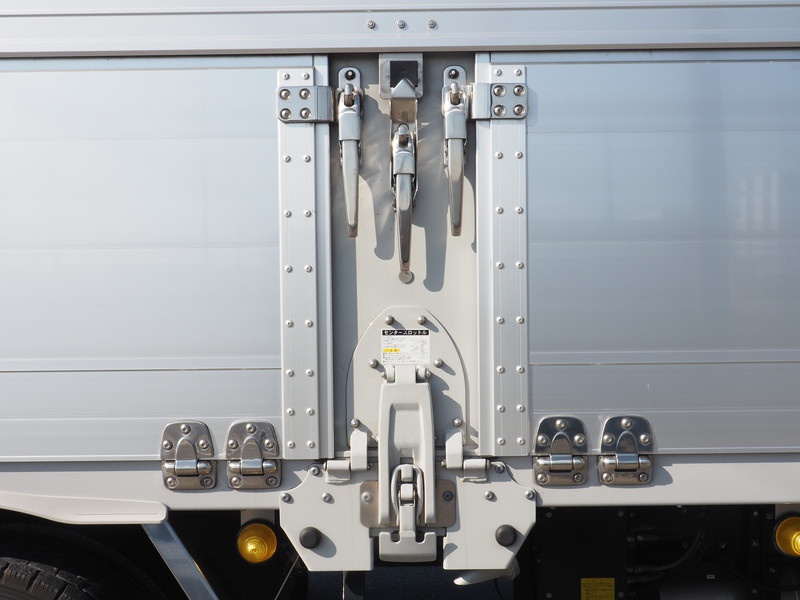 いすゞ ギガ ウイング車 大型 QKG-CYJ77B 年式 H28[写真40]