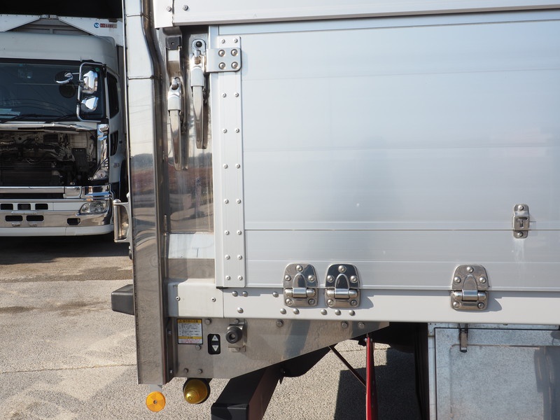 いすゞ ギガ ウイング車 大型 QKG-CYJ77B 年式 H28[写真41]